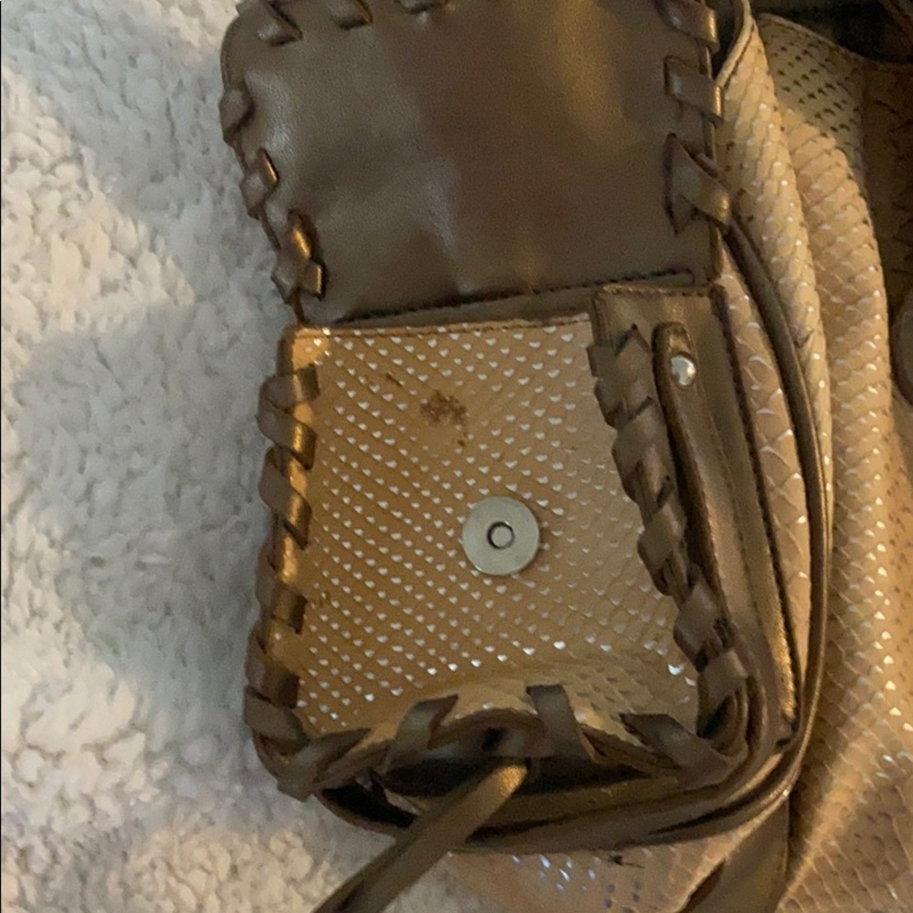 Handbag - Picture 8 of 9